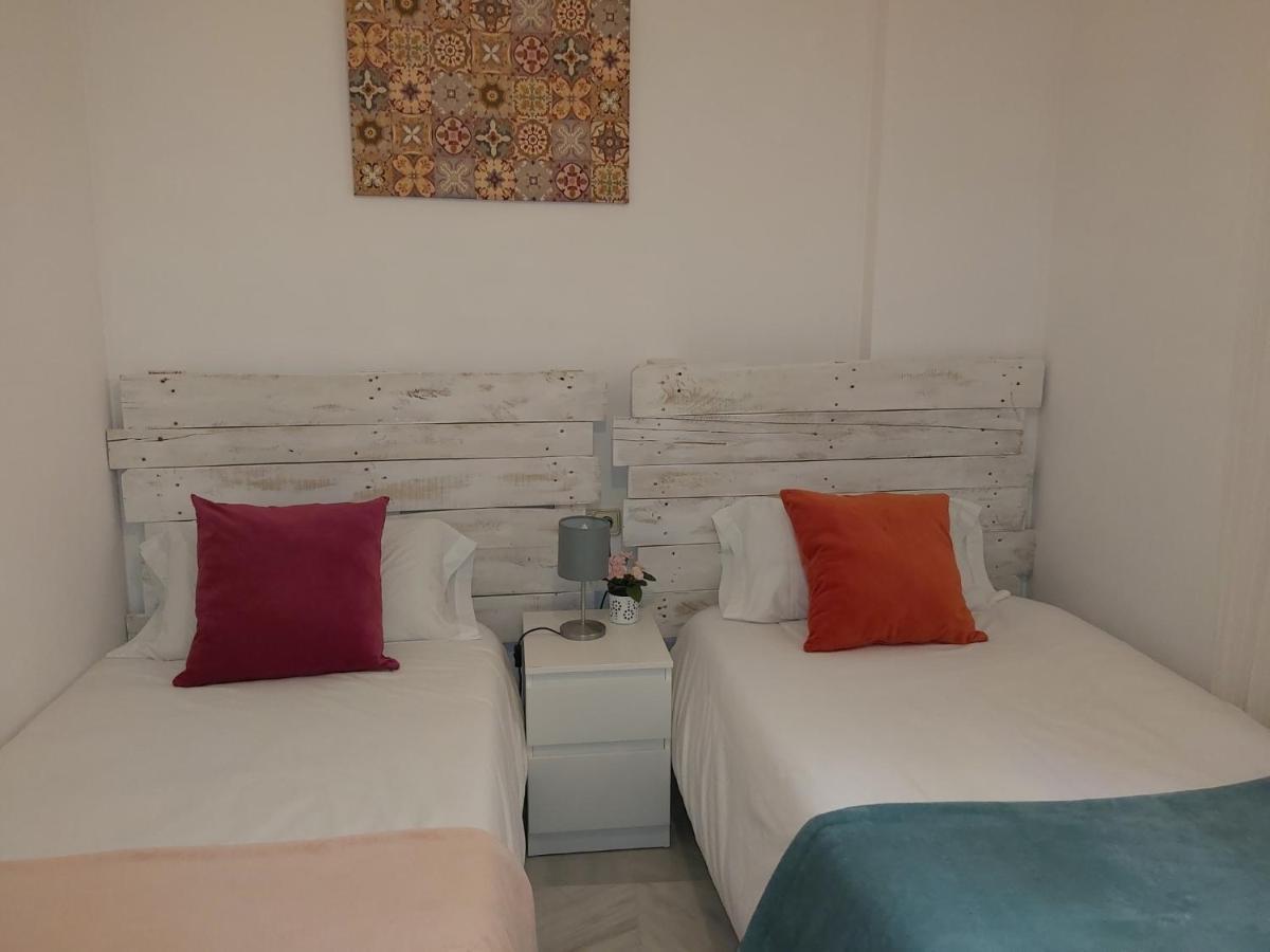 Apartment San Luis. Plaza De Parking Gratis!!! Seville