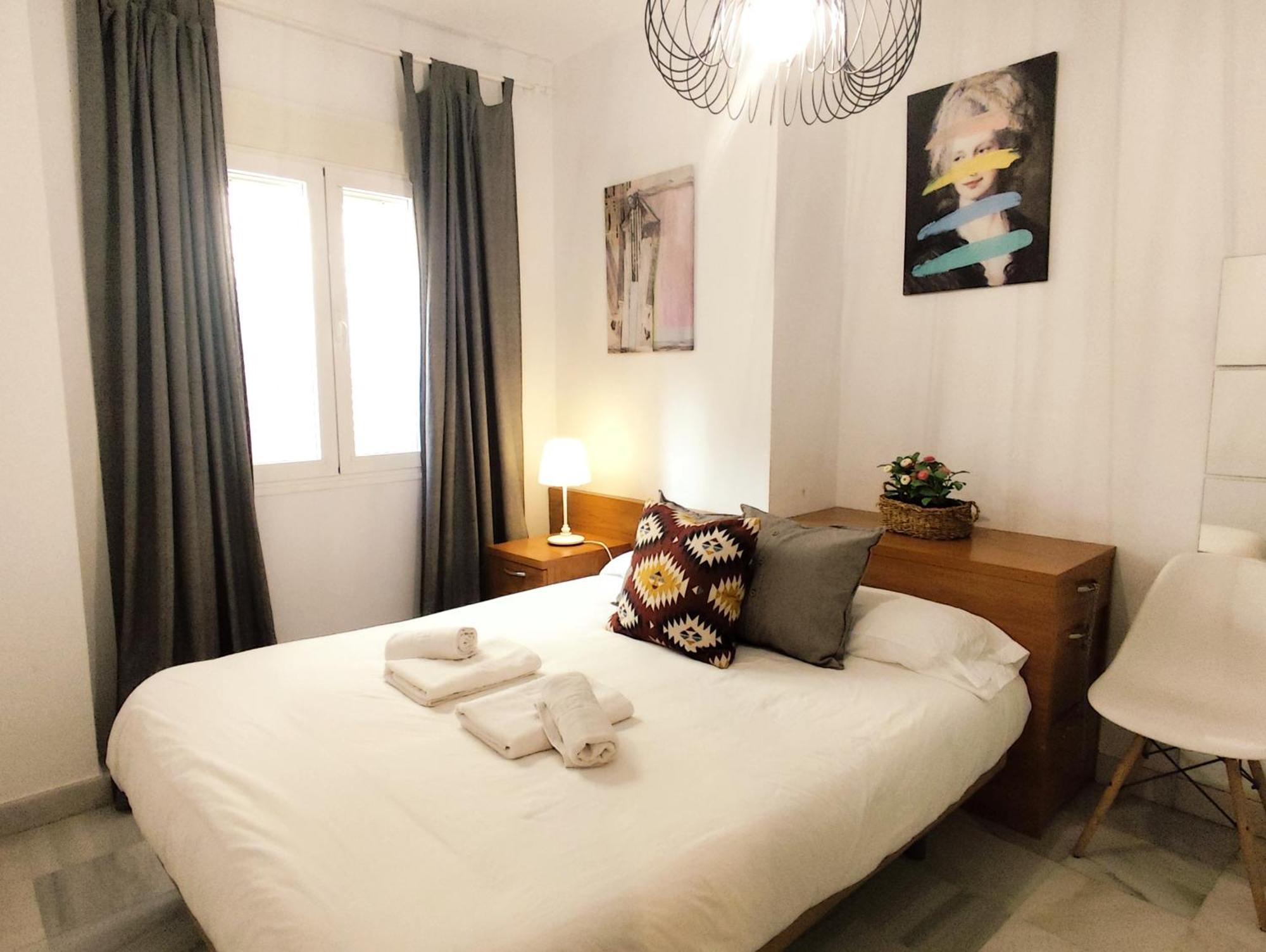 San Luis. Plaza De Parking Gratis!!! Appartement Séville